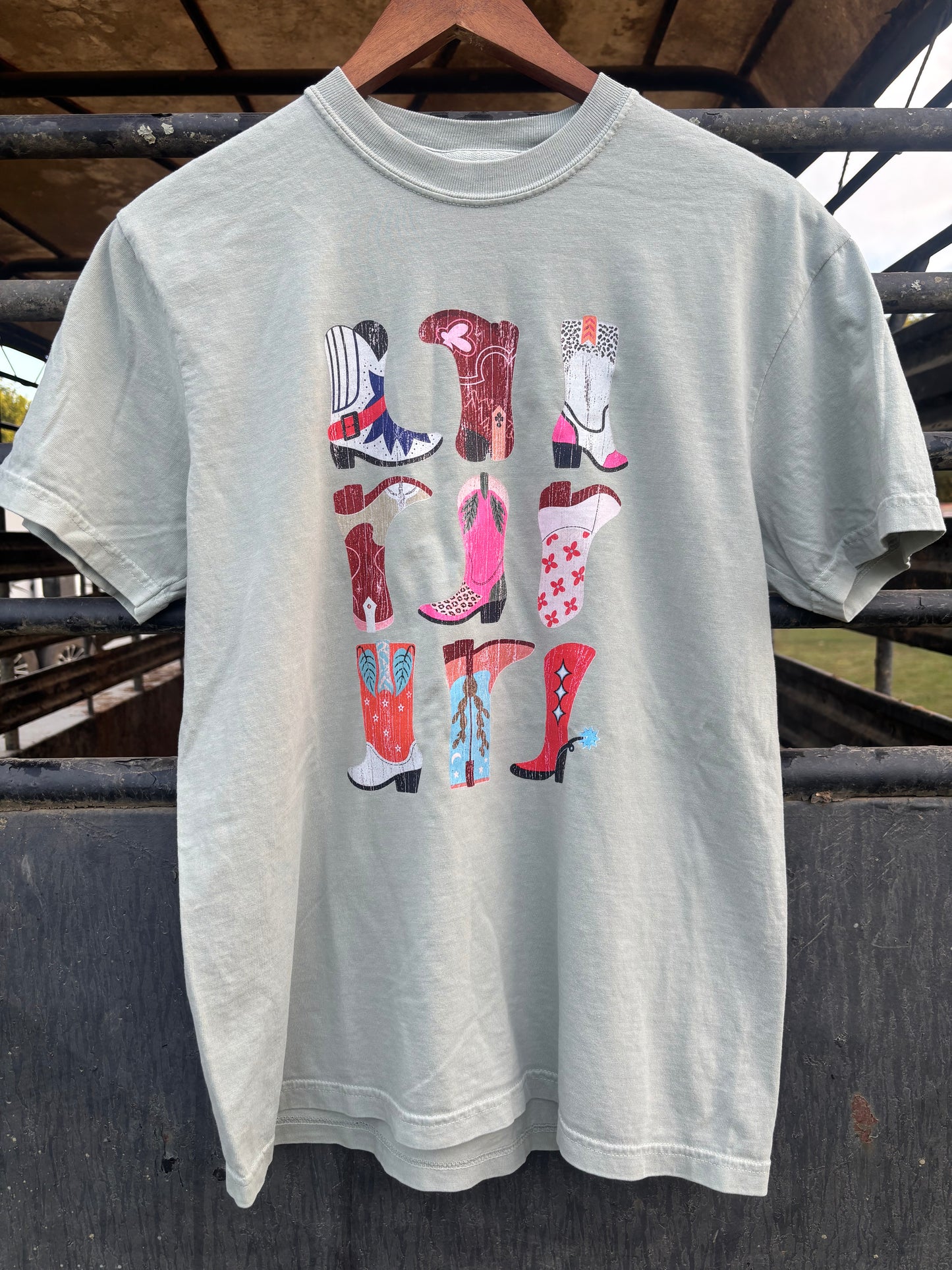 Dusty Boot Tee